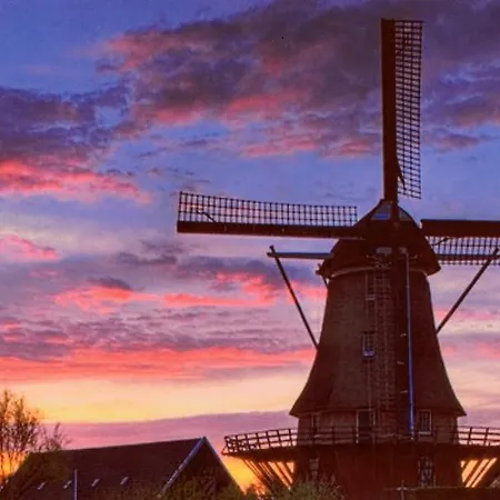 B&B Houseboat Between Windmills 암스테르담