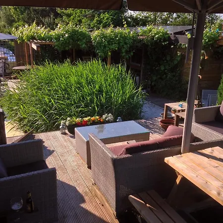Bed & Breakfast Houseboat Between Windmills