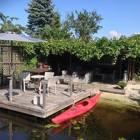Panzió Houseboat Between Windmills *